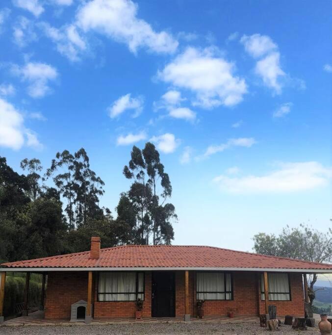 Hermosa Casa Campestre Moderna "Rancho La Marina" Chiquinquirá Eksteriør bilde